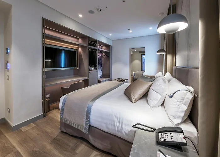 The Regency, Rome, A Tribute Portfolio Rzym